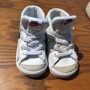 Nike toddler blazers 4.5